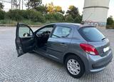 Peugeot 207 em bom estado. Carros. Vila Nova de Gaia. 2010   105.000 km Manual Gasolina 95 cv 5 portas Cinzento Ar condicionado Vidros elétricos Volante multi-funções