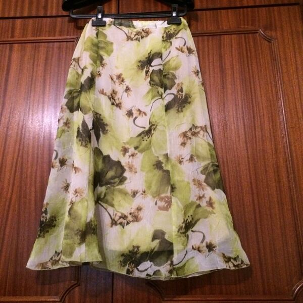 Saia de mulher.. Saias