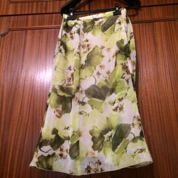 Saia de mulher.. Saias