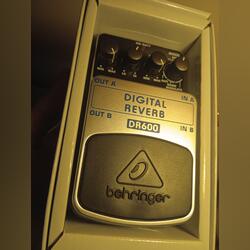 Pedal Reverb Behringer  DR600. Pedais de guitarra