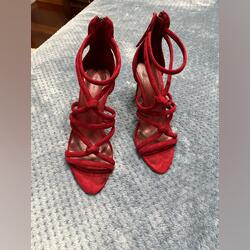 Sandálias vermelhas da Zara. Sandálias. Gondomar. Zara 35 Camurça Vermelho  Muito bom Com bico fino
