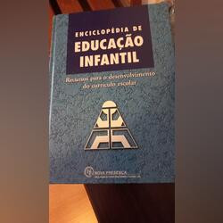 Enciclopédia de Educacao Infantil. Livros