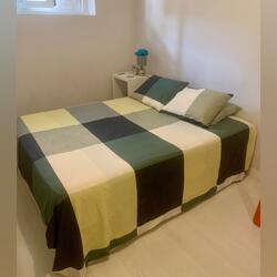 Cama + Colchão – 140x190 cm – COMO NOVOS! – 300€ (. Camas