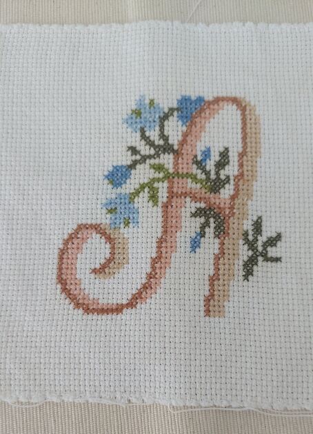 Iniciais em bordado ponto de cruz. Outros Arte e Decoração