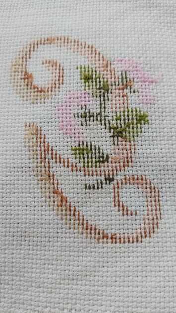 Iniciais em bordado ponto de cruz. Outros Arte e Decoração