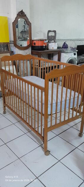 Berço em madeira. Berços para Bebés