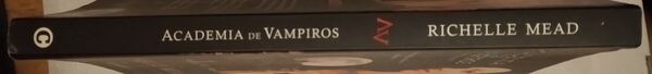 Academia de Vampiros. Livros