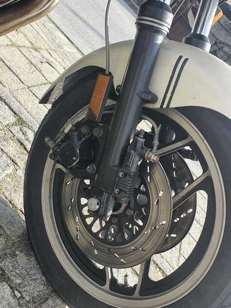 Suzuki GS700es de 1985. Motos