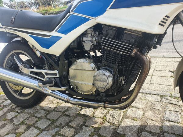 Suzuki GS700es de 1985. Motos