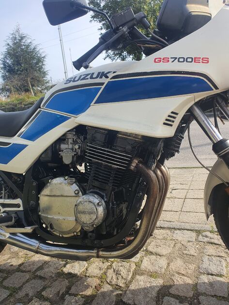 Suzuki GS700es de 1985. Motos