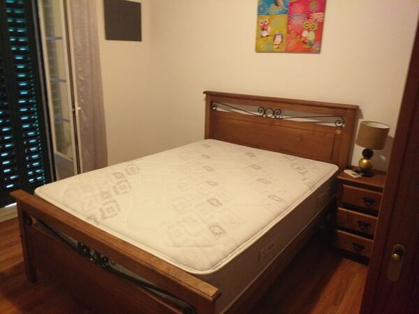 Quarto. Ofereço Quarto para Arrendar
