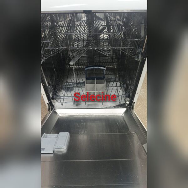 Máquina de lavar loiça da selecine . Máquinas de Lavar Loiça