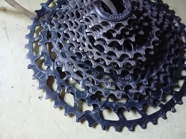 cassette +corrente 12v SRAN . Bicicletas