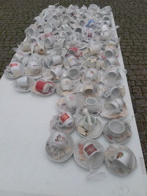 chavenas de café . Louças