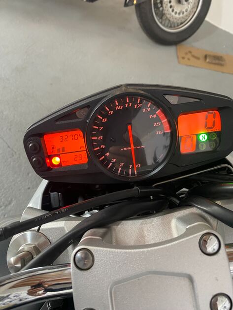 Vendo Suzuki GSR 600. Motos
