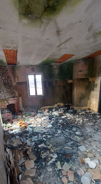 Casa da Lagariça para reconstrução. Casa e apartamentos para vender