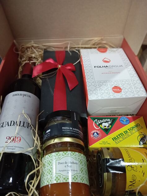 vinhos e cabazes de natal gourmet . Vinho