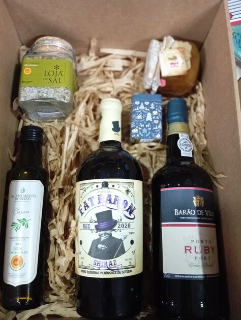 vinhos e cabazes de natal gourmet . Vinho
