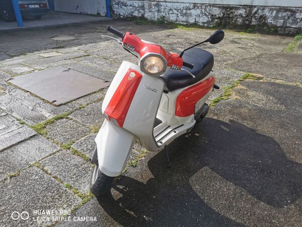 Lambretta ln 125 . Motos