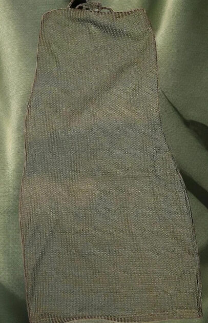 Vestido Justo Curto com Decote Cai Cai. Vestidos