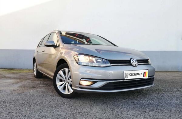 Vw Golf 1.6TDi Variant Confortline. Carros
