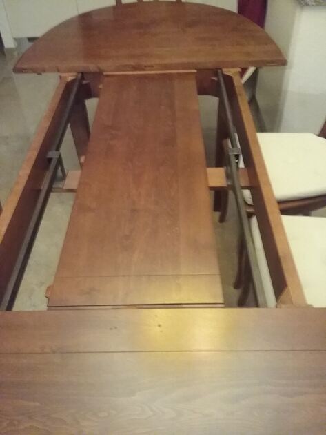 Moveis para venda. Conjunto de mesa e cadeiras