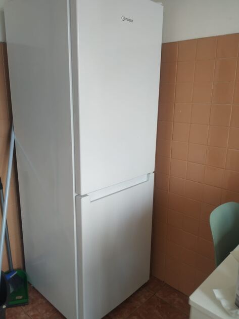 Vendo frigorífico usado bom estado . Frigoríficos