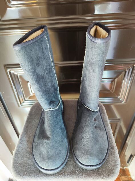 Botas pantufas acinzentadas n 39 da Justine . Botas e botins