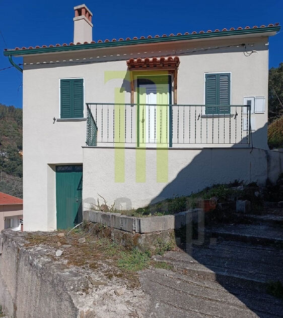 Casa de aldeia em Rio de Mel. Imóveis
