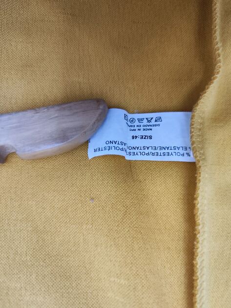 Vestido elegante bordado cor mostarda tamanho L XL. Vestidos