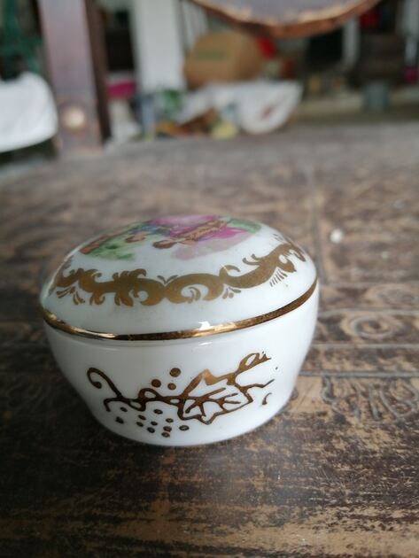 caixinha porcelana japonesa. Objetos de arte
