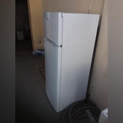 Vendo frigorifico Indesit. Frigoríficos. Indesit Duas portas    Aceitável Com congelador