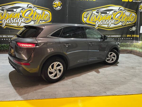 DS 7 Crossback. Carros