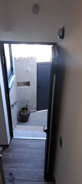 Moradia para arrendamento anual em . Casa e apartamentos para arrendar