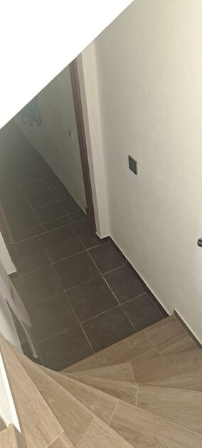 Moradia para arrendamento anual em . Casa e apartamentos para arrendar
