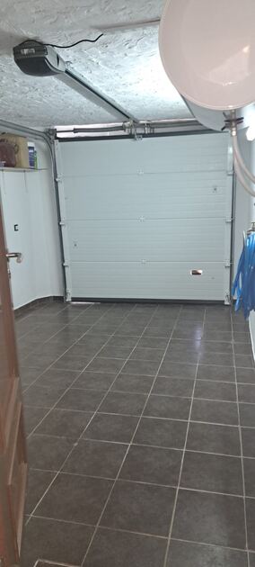 Moradia para arrendamento anual em . Casa e apartamentos para arrendar
