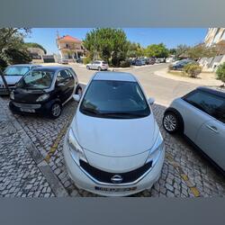 Note 2015. Carros. 2015   49.500 km Manual Gasolina 80 cv 5 portas Branco Vidros eléctricos Sistema de navegação Volante multi-funções