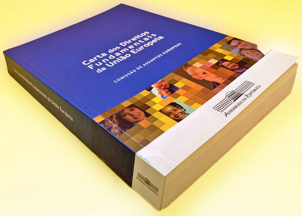 Livro Carta dos Direitos Fundamentais da União Eur. Livros