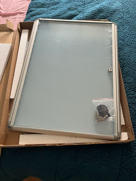 Vendo vitrine expositor para condominio. Outros Veículos