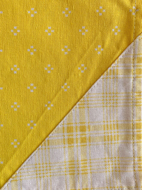 Pano Quadrado Amarelo, Novo/Único/Exclusivo. Toalhas de Mesa