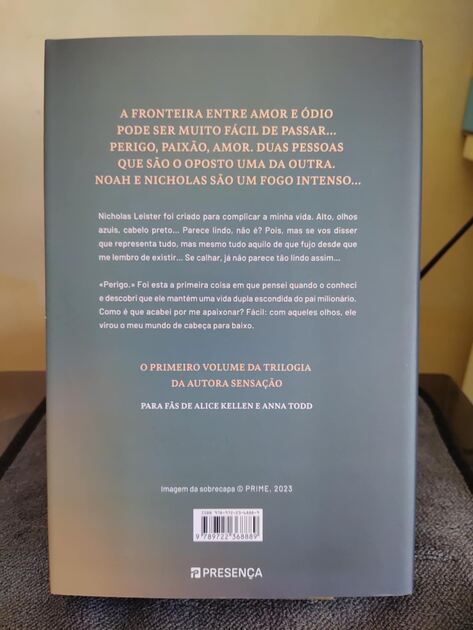 Livro “Culpa Minha”. Livros