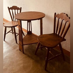 Conjunto ideal para uma sala de estar ou escritori. Mobiliário antigo. Porto Cidade.     
