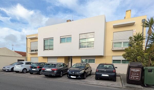 Apartamento T3 com Terraço Privativo, Garagem Box . Casa e apartamentos para vender