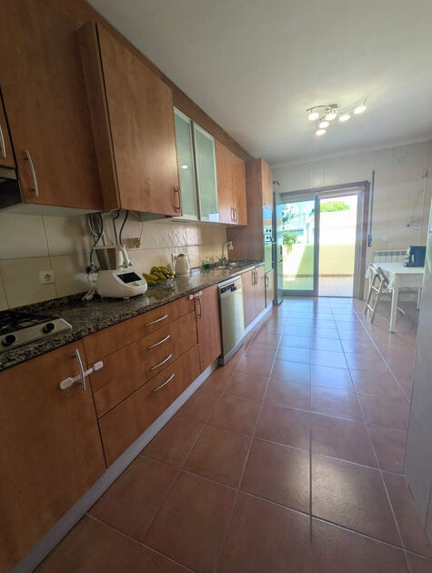 Apartamento T3 com Terraço Privativo, Garagem Box . Casa e apartamentos para vender
