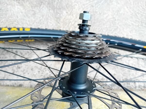 roda traseira 27,5 semi-nova . Bicicletas