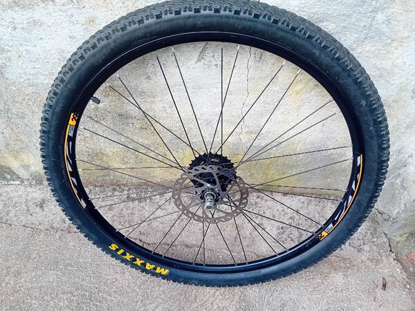 roda traseira 27,5 semi-nova . Bicicletas