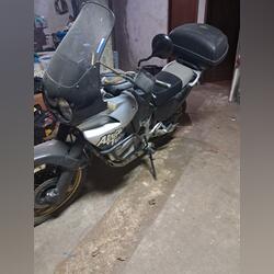 Vendo África twin 750. Motos