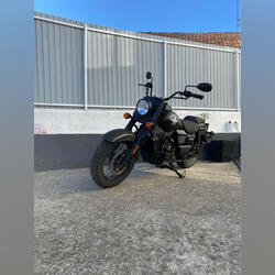Um Renegade Commando 125cc ( venda urgente ) . Motos. Leiria. 2018  4.000 km Chopper   Verde 125 cc