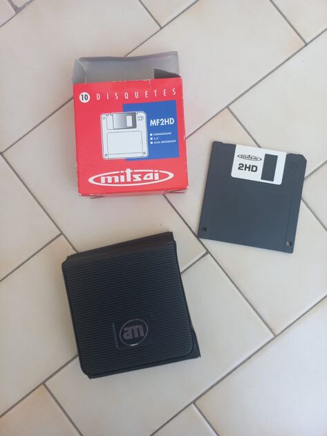7 Disquetes 2HD Mitsai + capa. Outros (Componentes)