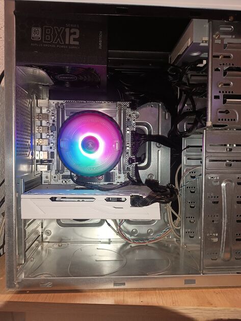 Torre Gaming. Desktops
